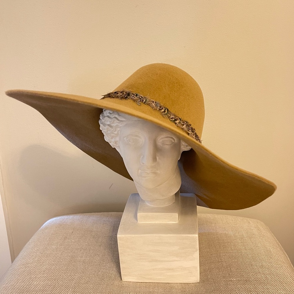 Lovely Bird Biarritz Feather Wrap Hat NWOT $200 One Size